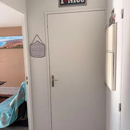 Joelle & Marc 2 Bedrooms Apartment, Near Beach, Ac, Parking Lot