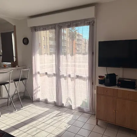 Apartment Joelle & Marc 2 Bedrooms Apartment, Near Beach, Ac, Parking Lot Nice