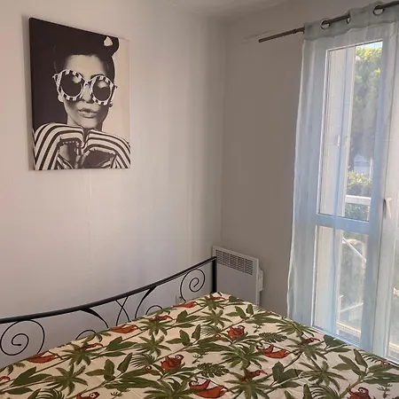 Joelle & Marc 2 Bedrooms Apartment, Near Beach, Ac, Parking Lot