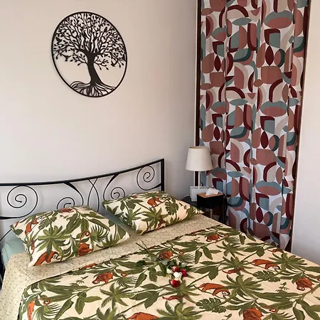 Joelle & Marc 2 Bedrooms Apartment, Near Beach, Ac, Parking Lot Apartment